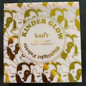 Kinder Glow Highlighter pallet *FINAL PRICE *
